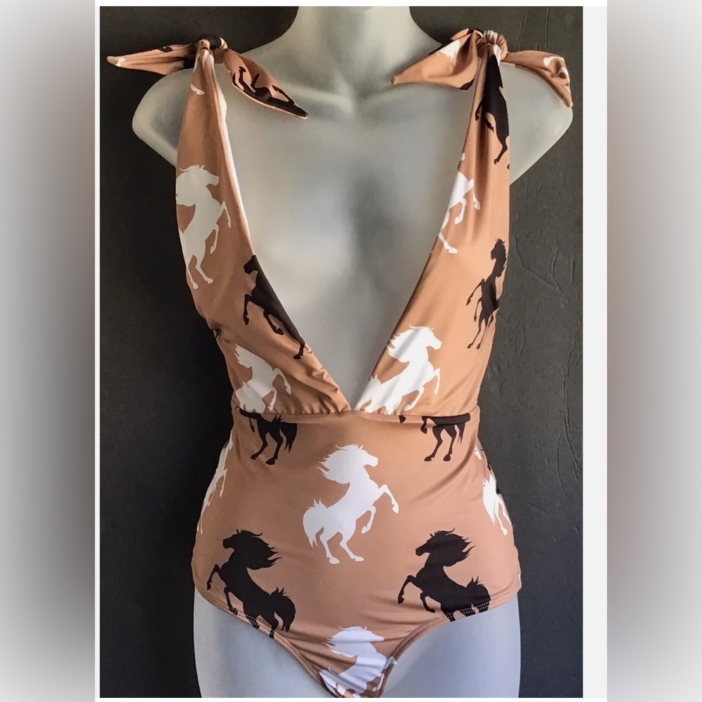 Verde Limon San Antonio Brown
Horses One Piece Swimsuit